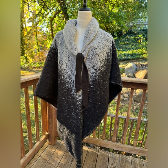 Ann Taylor Black & Grey Shawl Collar Tie Poncho, One Size NEW WITH TAGS - Picture 2 of 11